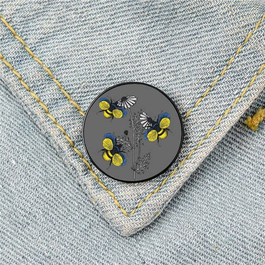 "UKRAINE FLAG BEE PIN, I Stand With Ukraine Support Brooch Badge Button Pin, .79"" / 2cm"